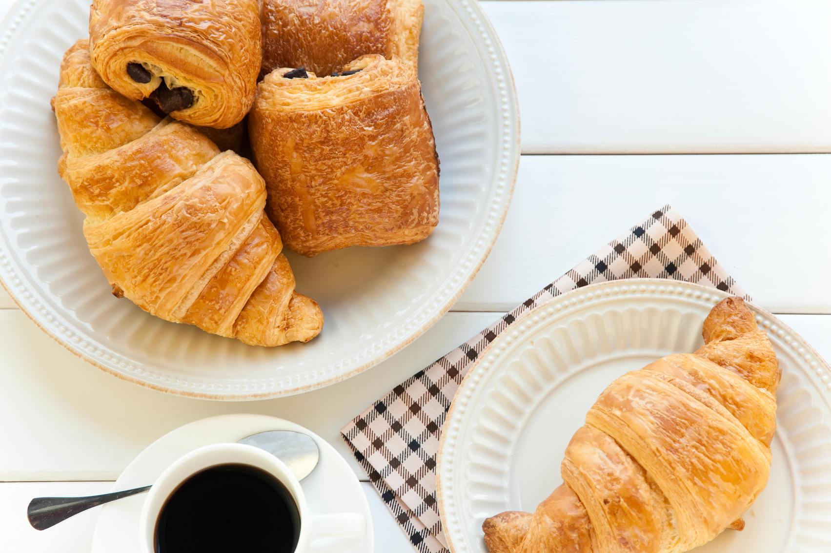 croissant and coffee
